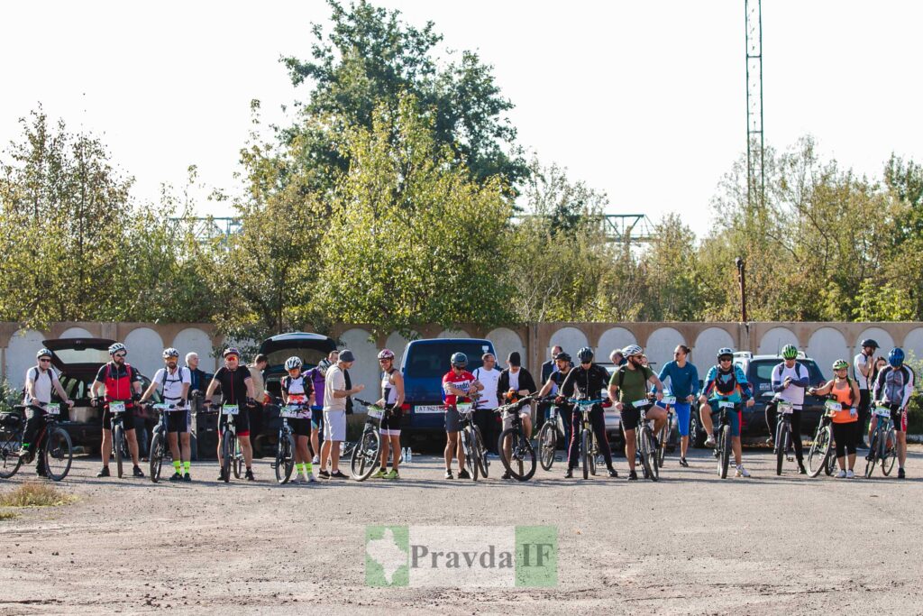 На Прикарпатті влаштували благодійний велопробіг “Слідами Галицької Трансверсальної залізниці”