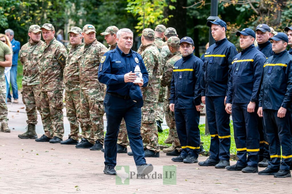 "Дзвін пам'яті" за полеглими воїнами вкотре пролунав у Івано-Франківську.ФОТОРЕПОРТАЖ