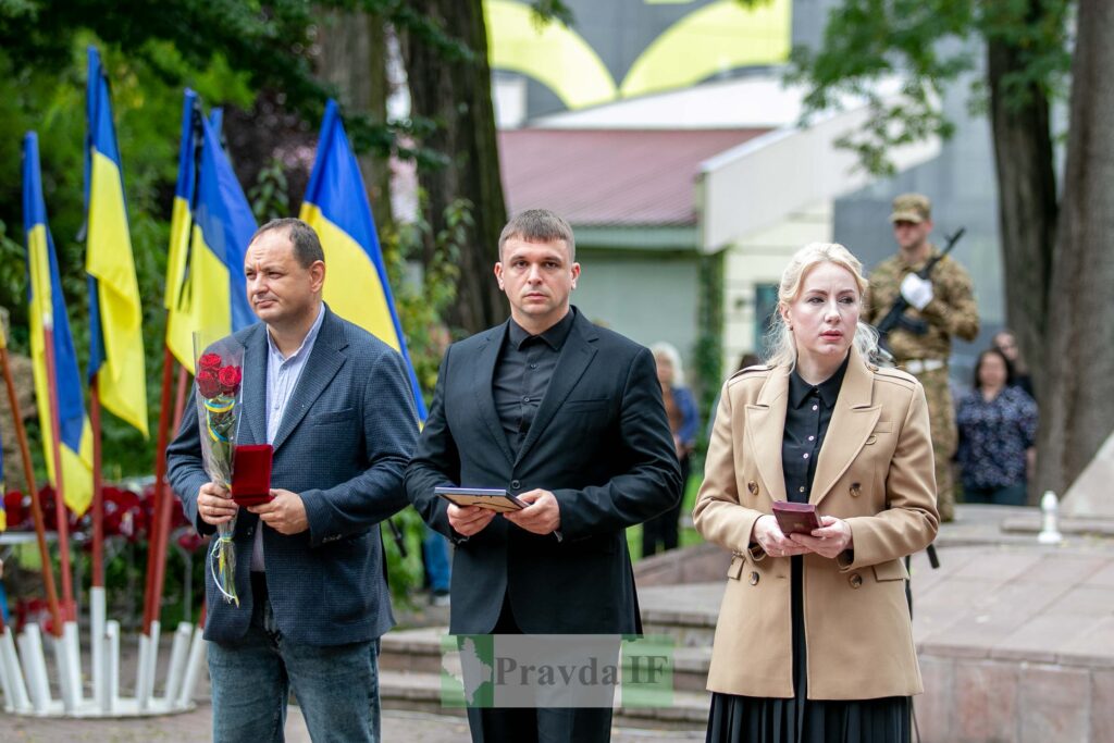 "Дзвін пам'яті" за полеглими воїнами вкотре пролунав у Івано-Франківську.ФОТОРЕПОРТАЖ