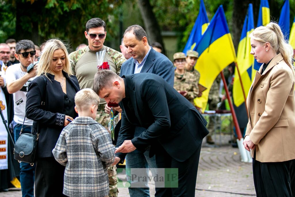 "Дзвін пам'яті" за полеглими воїнами вкотре пролунав у Івано-Франківську.ФОТОРЕПОРТАЖ