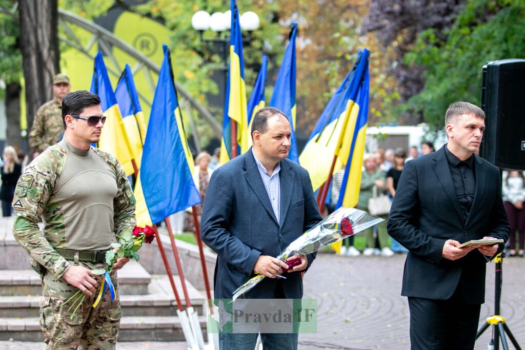 "Дзвін пам'яті" за полеглими воїнами вкотре пролунав у Івано-Франківську.ФОТОРЕПОРТАЖ