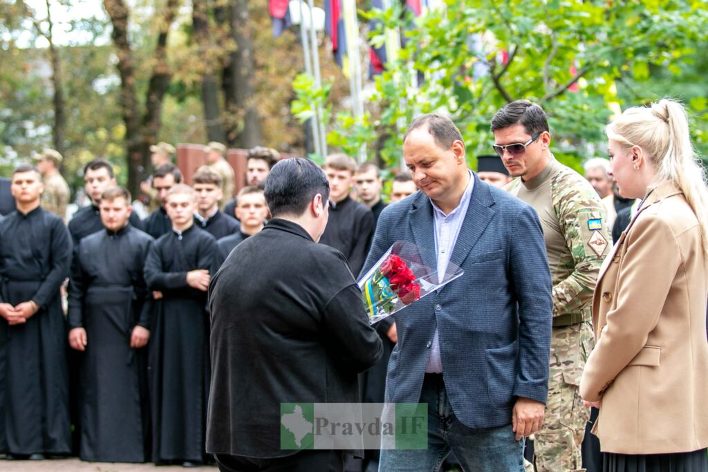 "Дзвін пам'яті" за полеглими воїнами вкотре пролунав у Івано-Франківську.ФОТОРЕПОРТАЖ