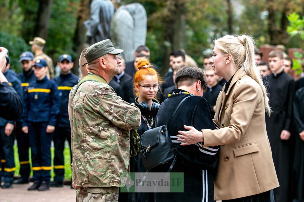 "Дзвін пам'яті" за полеглими воїнами вкотре пролунав у Івано-Франківську.ФОТОРЕПОРТАЖ