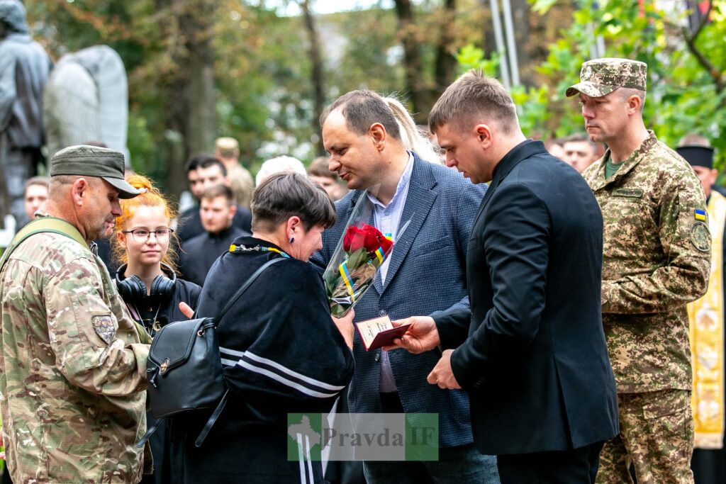 "Дзвін пам'яті" за полеглими воїнами вкотре пролунав у Івано-Франківську.ФОТОРЕПОРТАЖ