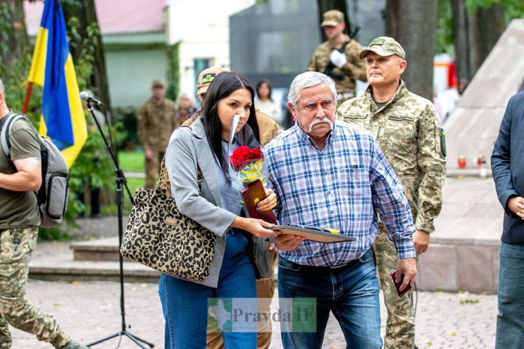 "Дзвін пам'яті" за полеглими воїнами вкотре пролунав у Івано-Франківську.ФОТОРЕПОРТАЖ