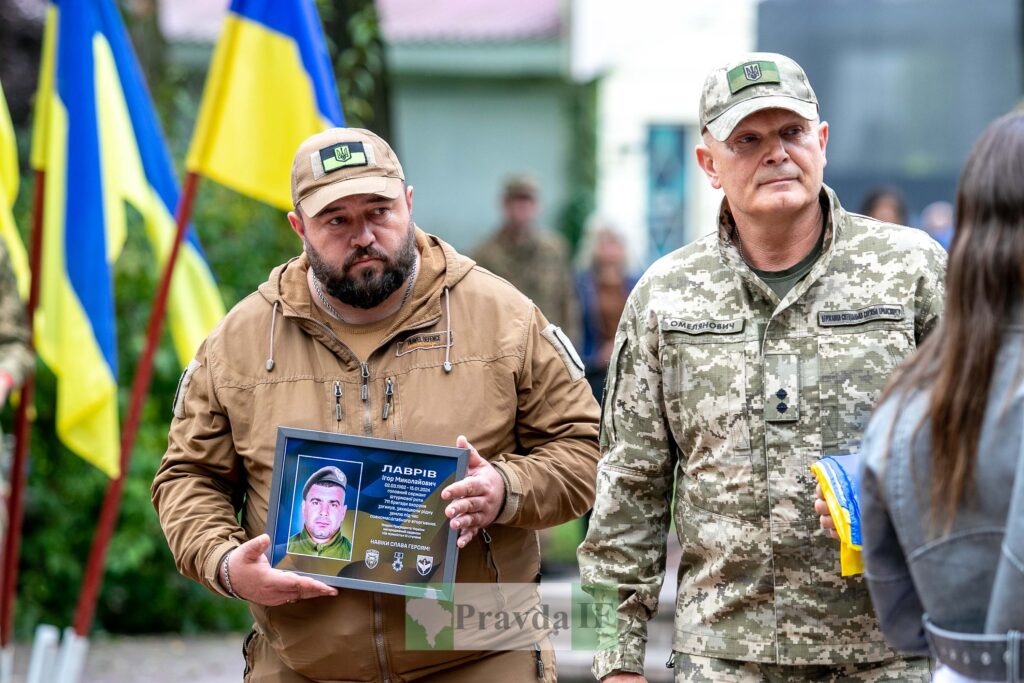 "Дзвін пам'яті" за полеглими воїнами вкотре пролунав у Івано-Франківську.ФОТОРЕПОРТАЖ