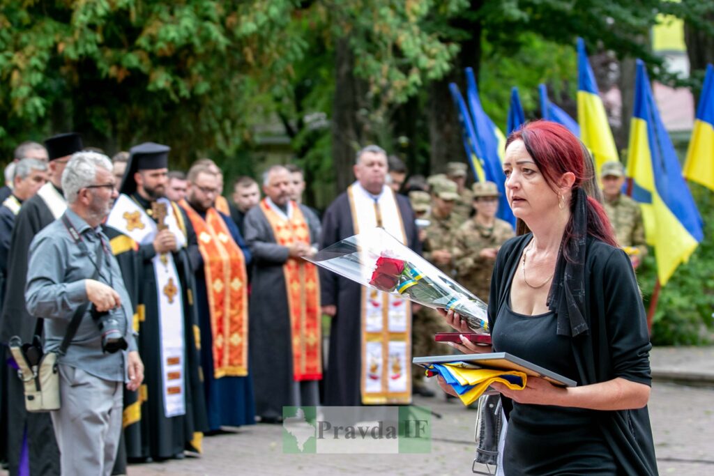 "Дзвін пам'яті" за полеглими воїнами вкотре пролунав у Івано-Франківську.ФОТОРЕПОРТАЖ