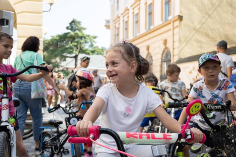 У Коломиї відкрили веломаршрут заїздом в памʼять про полеглих захисників