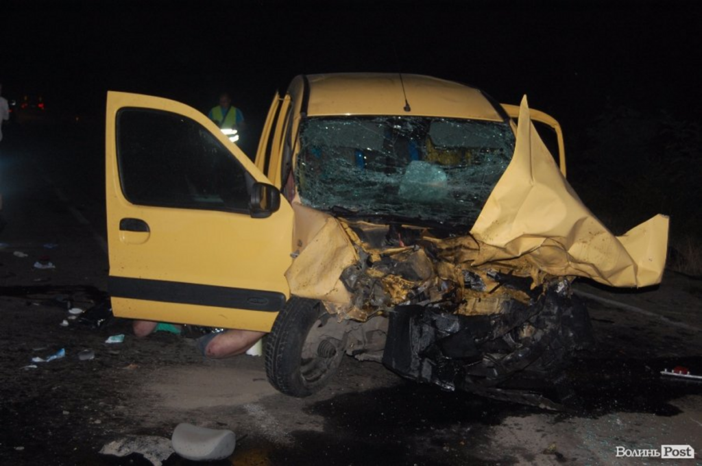 в ДТП розбився молодий чоловік,патрульна поліція прикарпаття,дтп на прикарпатті