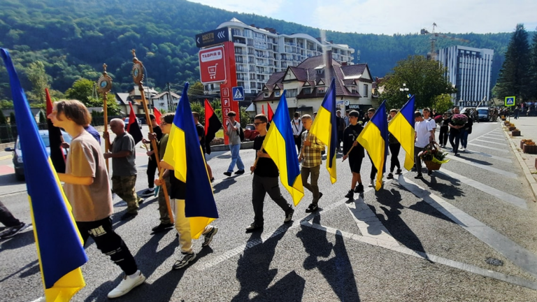 У Яремче провели в останню путь полеглого воїна Валерія Заїку