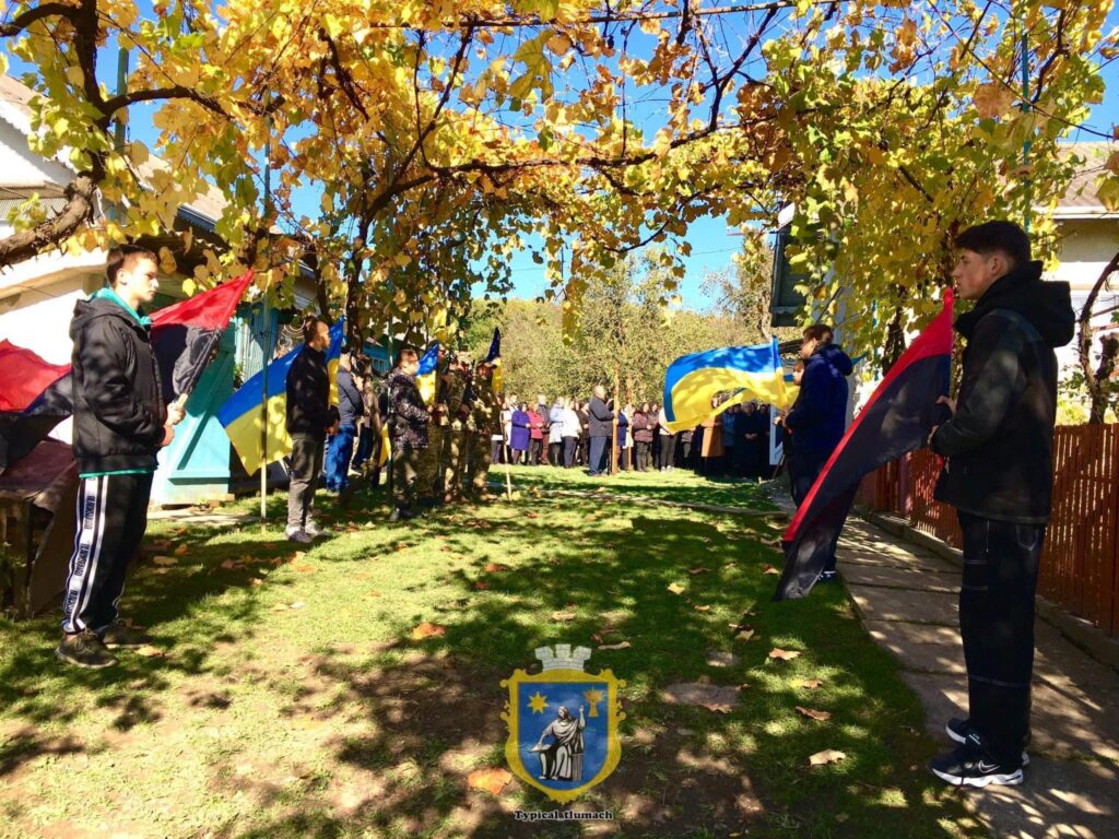 На Тлумаччині провели в останню путь військового Романа Яковенка ФОТОРЕПОРТАЖ