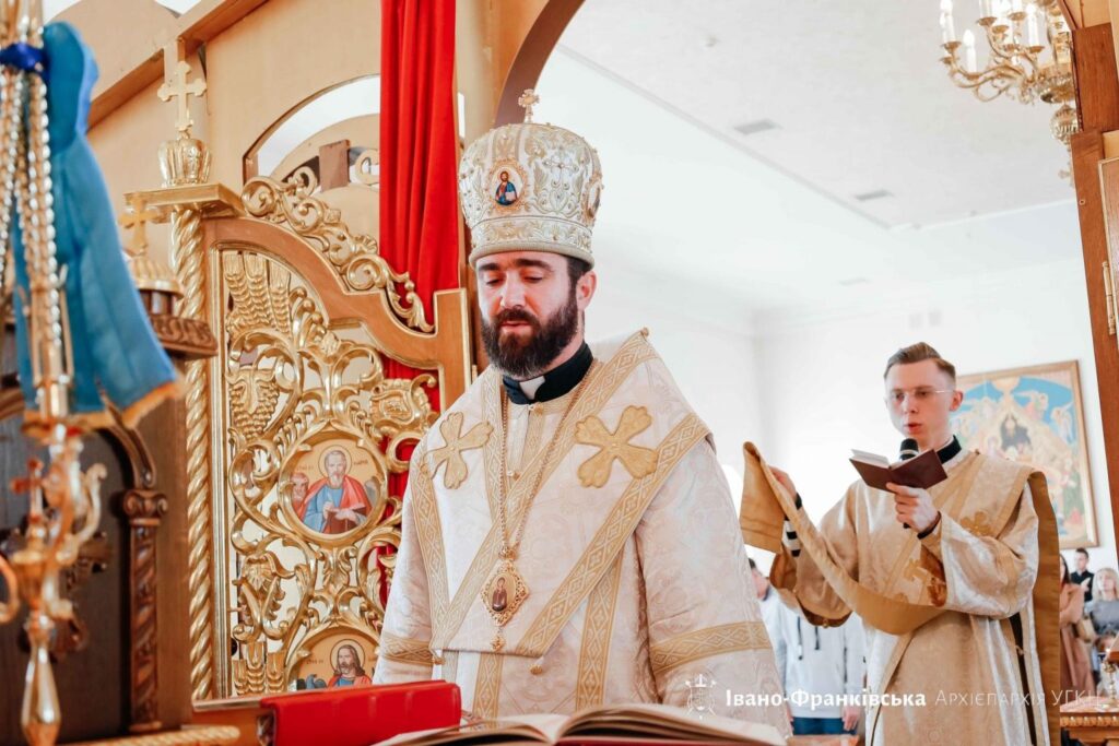 В Івано-Франківську провели дияконські свячення шістьом випускникам духовної семінарії ФОТОРЕПОРТАЖ