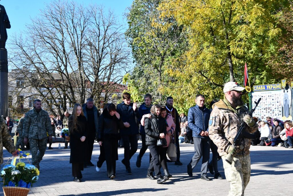 Сьогодні на Рогатинщині проведуть в останню путь полеглого героя Володимира Оліфера