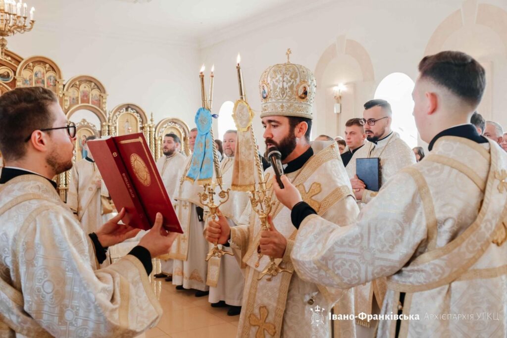 В Івано-Франківську провели дияконські свячення шістьом випускникам духовної семінарії ФОТОРЕПОРТАЖ