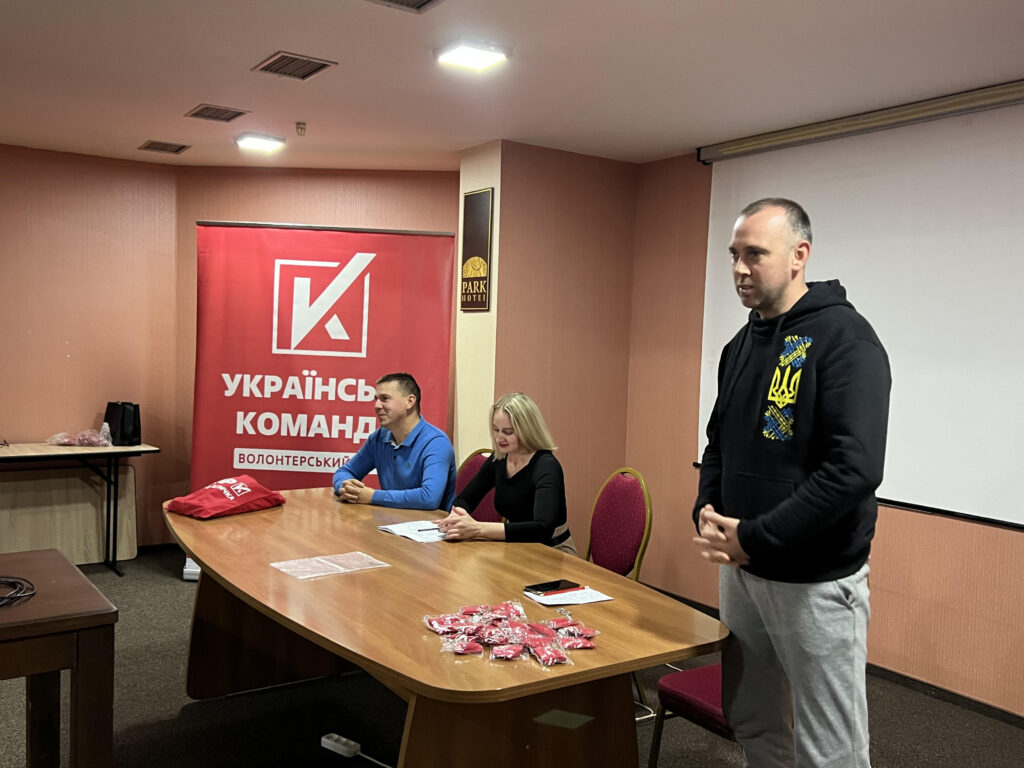 Волонтерський штаб «Українська команда» Прикарпаття провів семінар для активної молоді: обговорили роль у політиці, громадському житті та волонтерському русі