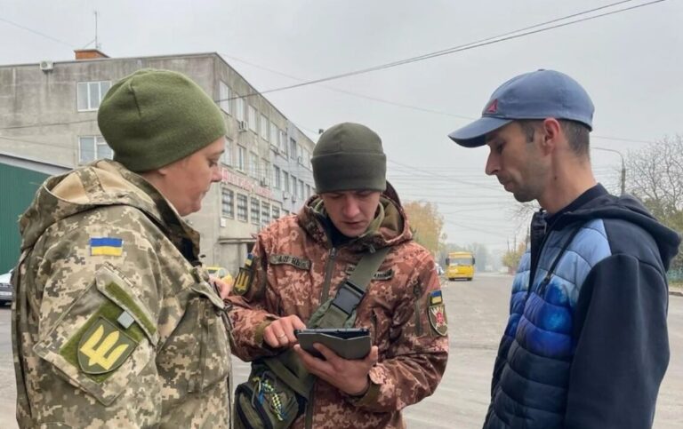 Кабмін дозволив ТЦК обмінюватися даними про військовозобов'язаних з СБУ і поліцією