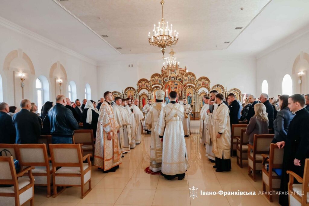 В Івано-Франківську провели дияконські свячення шістьом випускникам духовної семінарії ФОТОРЕПОРТАЖ