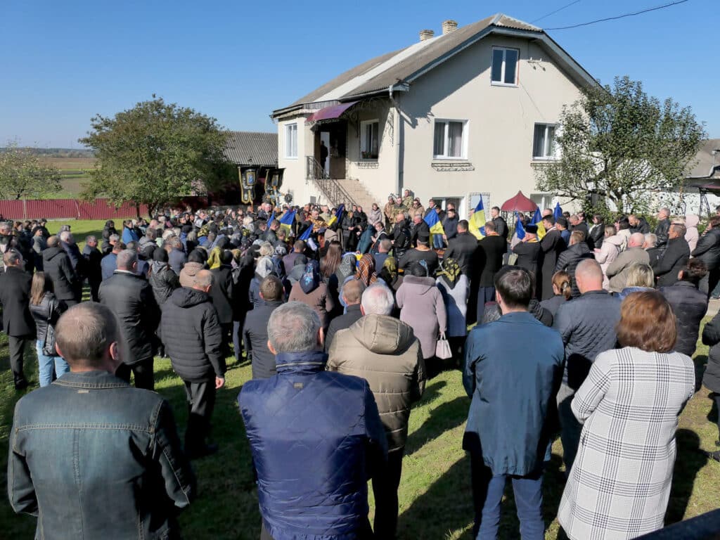 На Тисмениччині провели в останню путь полеглого героя Василя Нагорняка ФОТОРЕПОРТАЖ