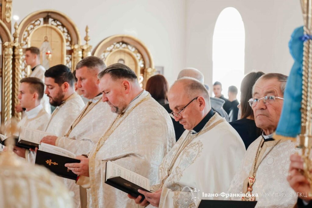 В Івано-Франківську провели дияконські свячення шістьом випускникам духовної семінарії ФОТОРЕПОРТАЖ