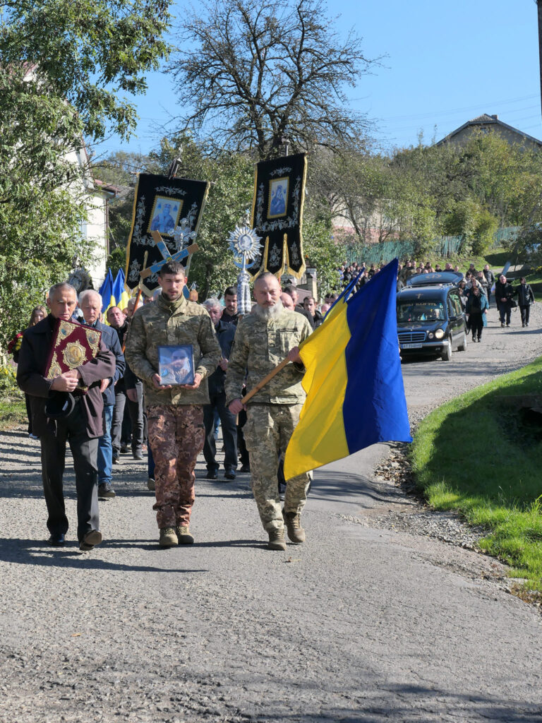 На Тисмениччині провели в останню путь полеглого героя Василя Нагорняка ФОТОРЕПОРТАЖ