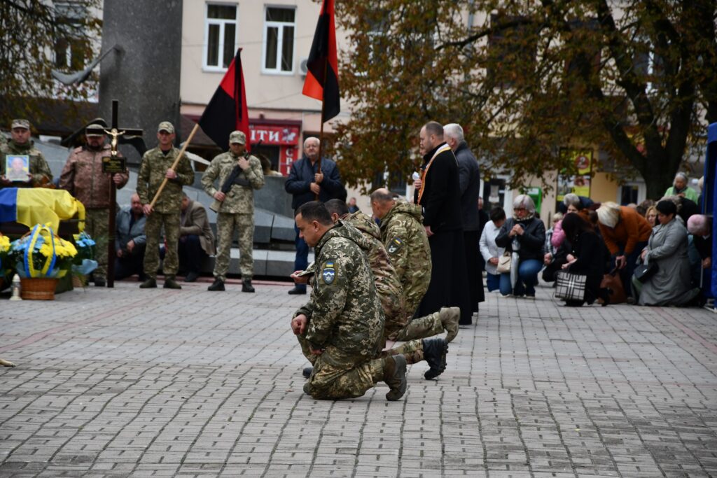 Сьогодні на Рогатинщині проведуть в останню путь героя Івана Андрусіва