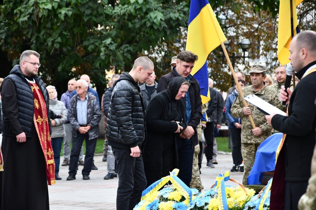 Сьогодні на Рогатинщині проведуть в останню путь героя Івана Андрусіва