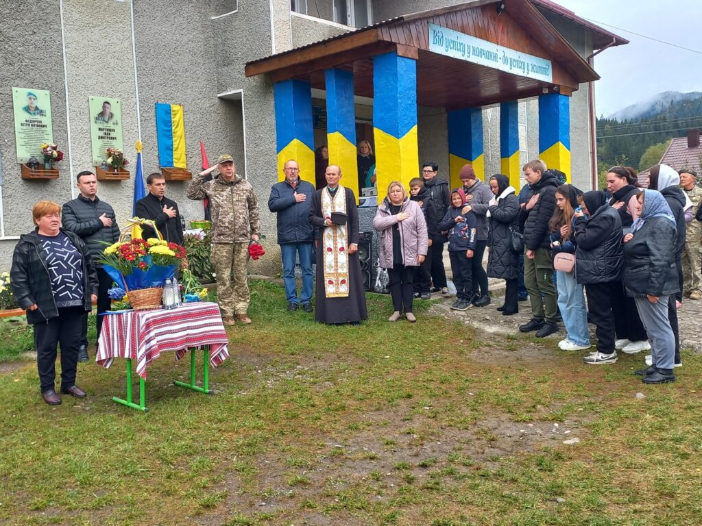 На Верховинщині відкрили меморіальну дошку бійцю Миколі Струцю