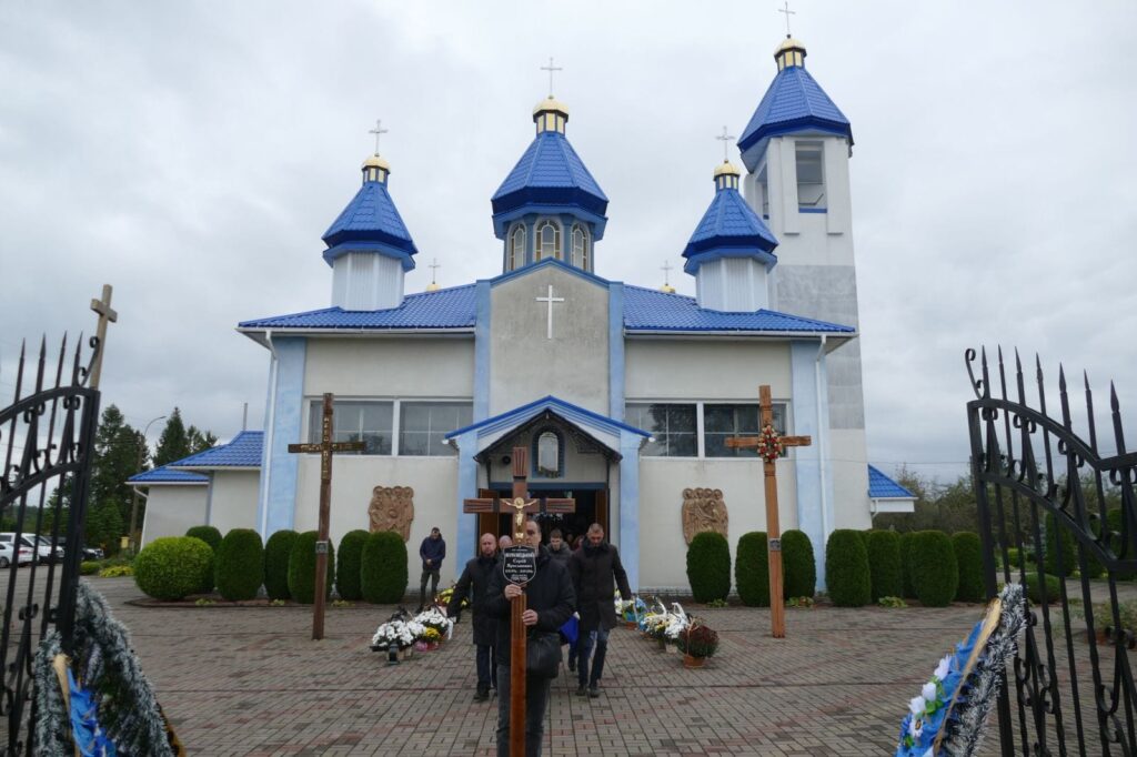 На Калущині провели в останню дорогу воїна Сергія Вербовецького