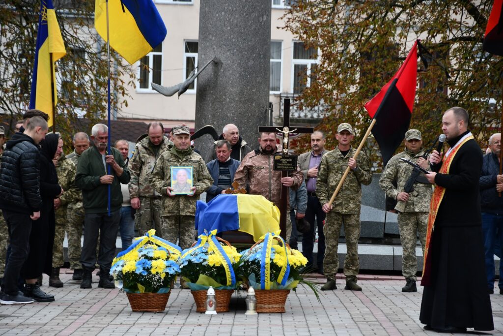 Сьогодні на Рогатинщині проведуть в останню путь героя Івана Андрусіва