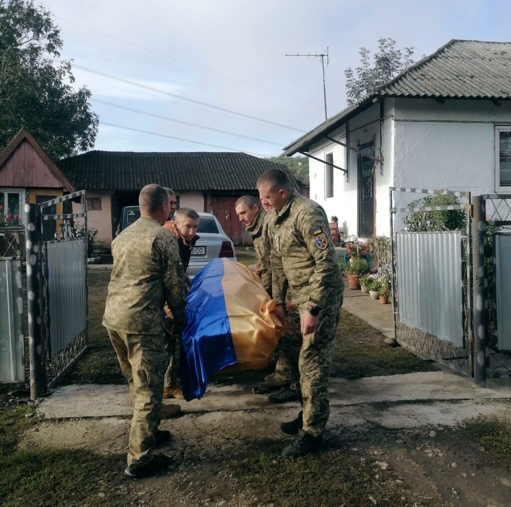 Галицька громада попрощалась із захисником Іваном Бурлуцьким