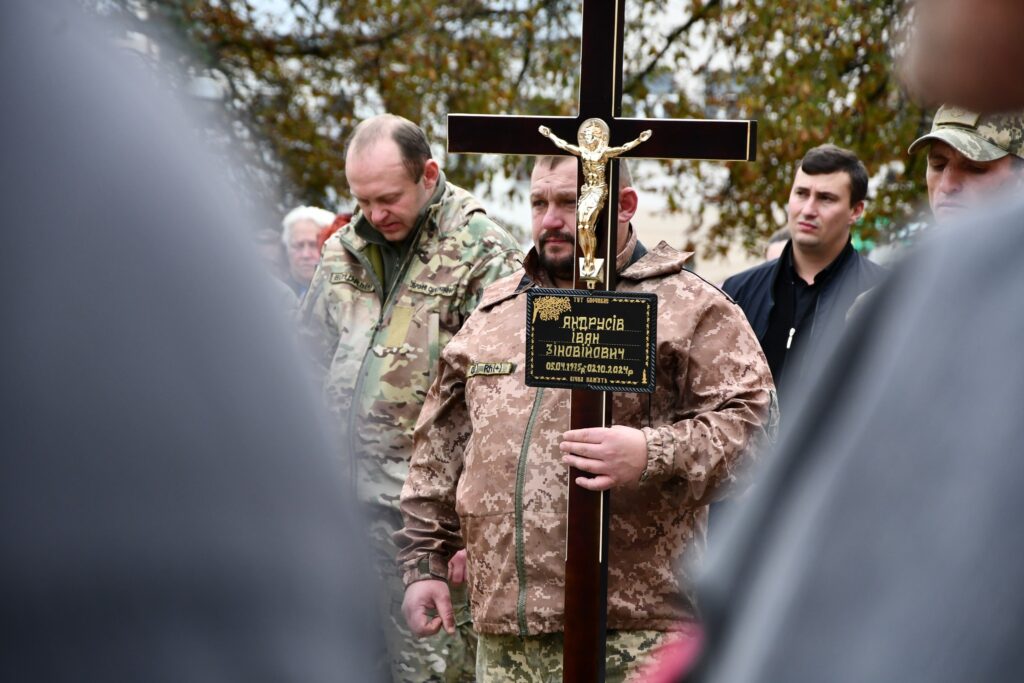 Сьогодні на Рогатинщині проведуть в останню путь героя Івана Андрусіва