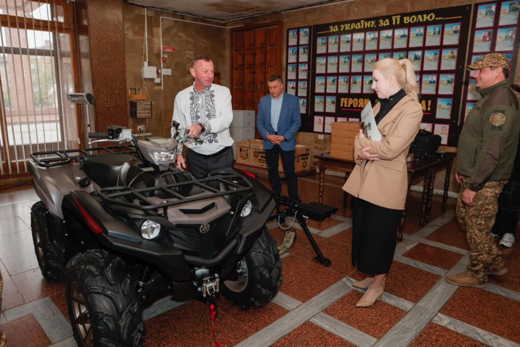 квадрокоптери та ретранслятори з модулями,Мотовсюдихід,з Прикарпаття на фронт передали чергове підсилення,Світлана Онищук