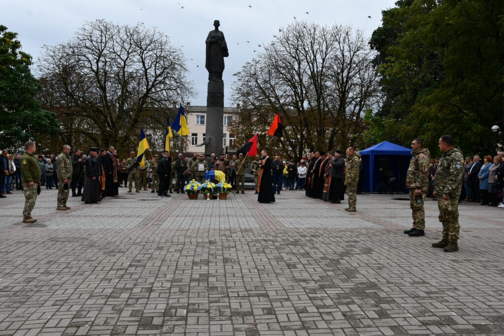 Сьогодні на Рогатинщині проведуть в останню путь героя Івана Андрусіва