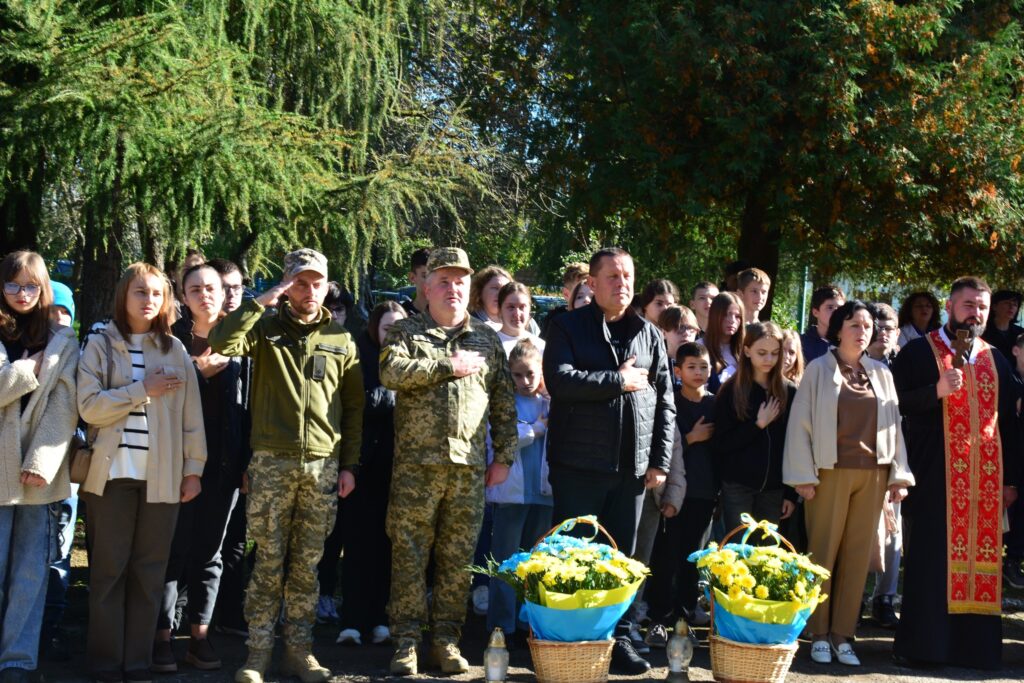 У Надвірній відкрили меморіальні дошки бійцям Григорію Ружилу та Ігорю Кочмару