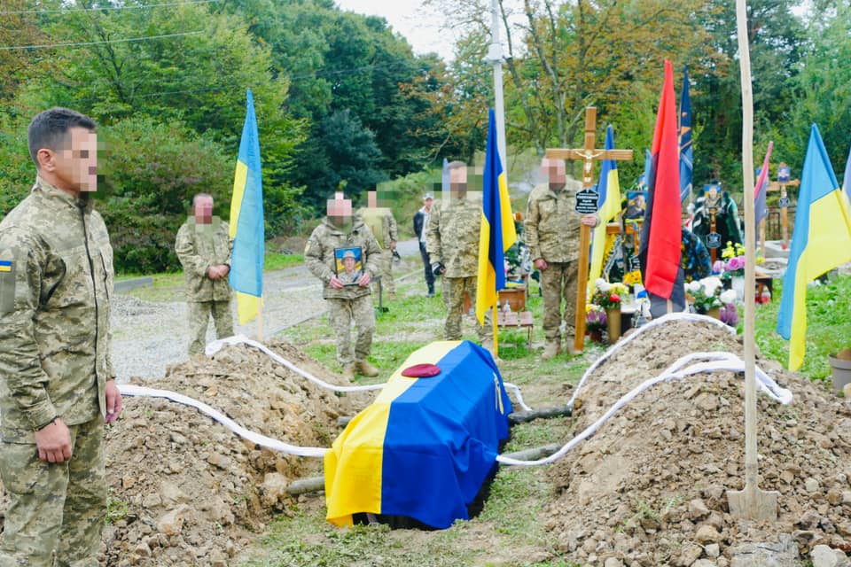 Калуська громада провела в останню путь Героя Сергія Решетнікова ФОТО