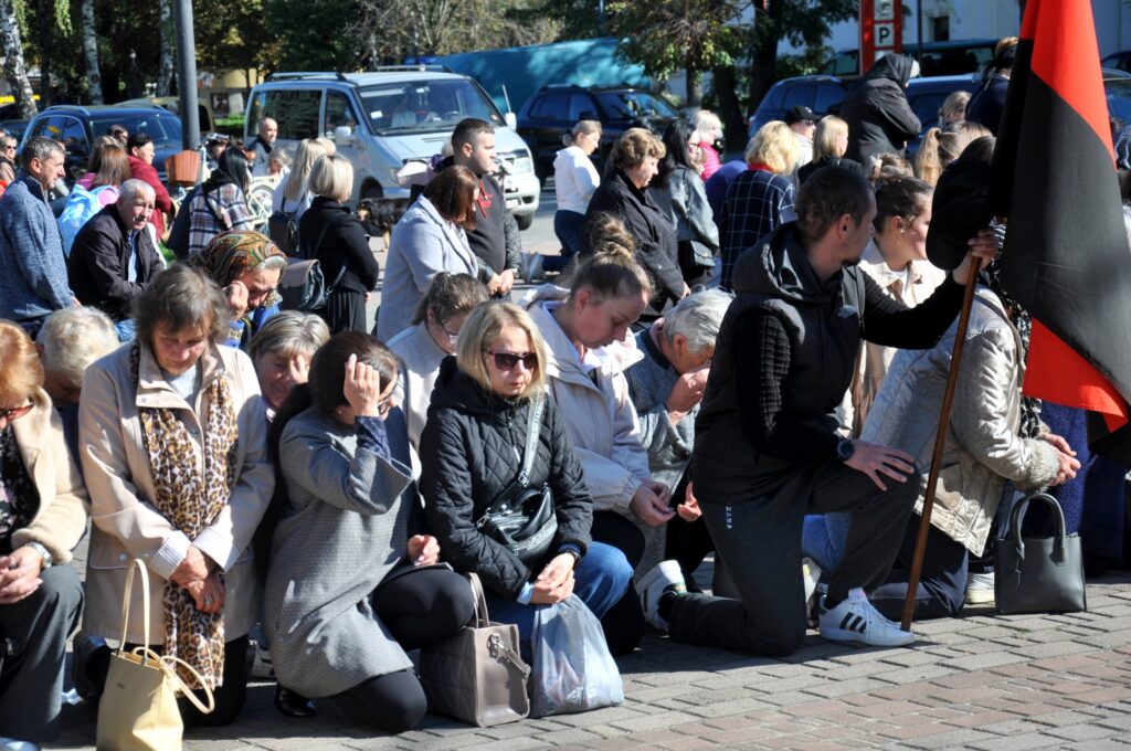 "На щиті" додому на Богородчанщину повернувся 20-річний захисник Владислав Олексин