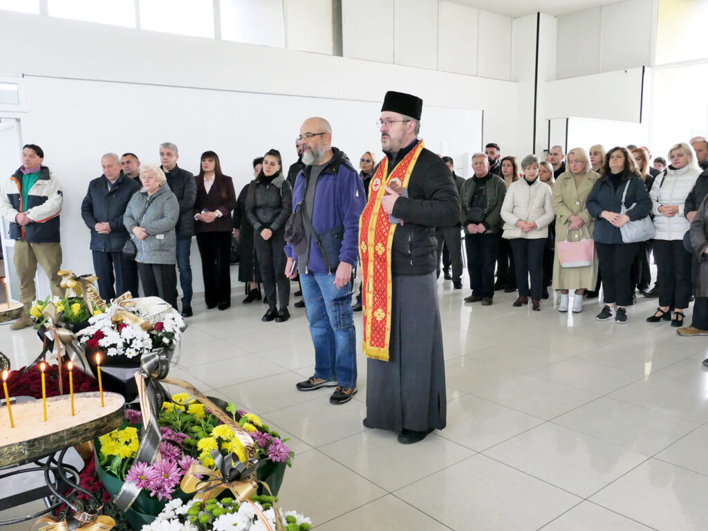 На Прикарпатті попрощалися із відомим журналістом Володимиром Заником