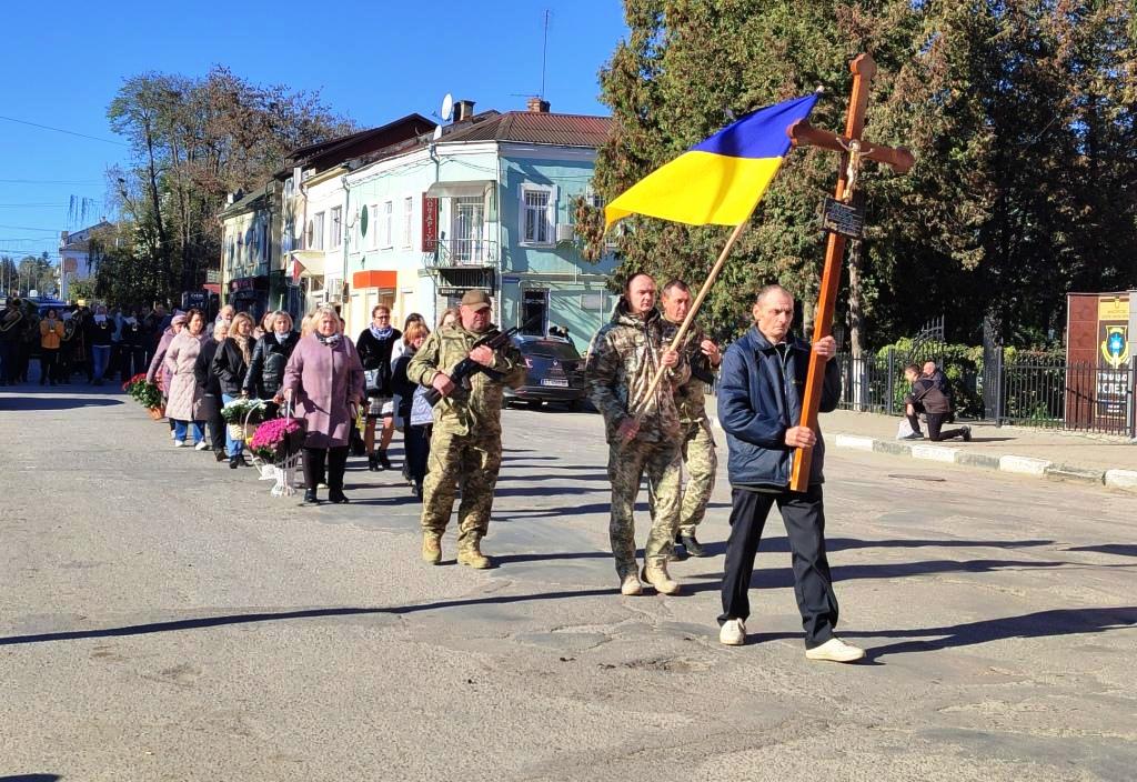 У Тлумачі провели в останню путь померлого воїна Василя Харука