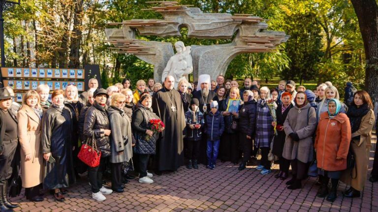 Рідним полеглих воїнів з Городенківщини вручили державні нагороди Героїв