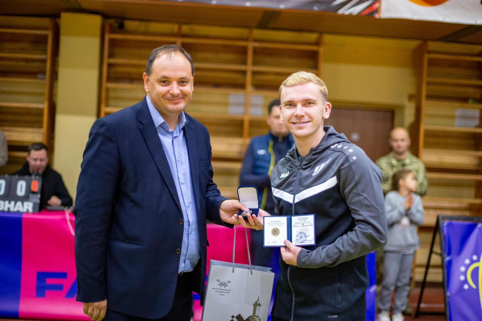 вручили почесну відзнаку,Франківському футболісту Петру Шотурмі
