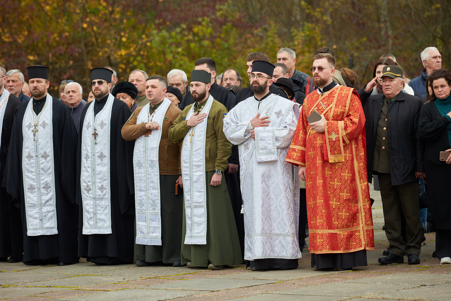 У Дем’яновому Лазі вшанували пам’ять жертв комуністичного терору з нагоди 35-річчя їх перепоховання