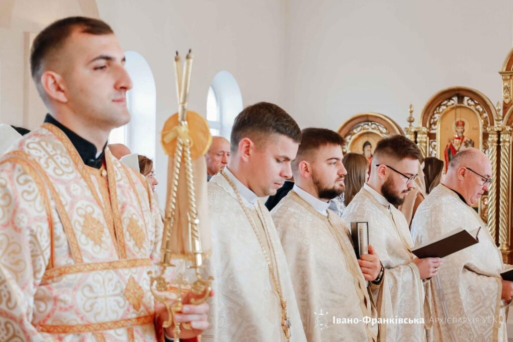 В Івано-Франківську провели дияконські свячення шістьом випускникам духовної семінарії ФОТОРЕПОРТАЖ