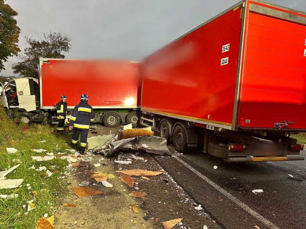 Масштабна ДТП на об'їзній у Львові: троє загиблих, 35 травмованих