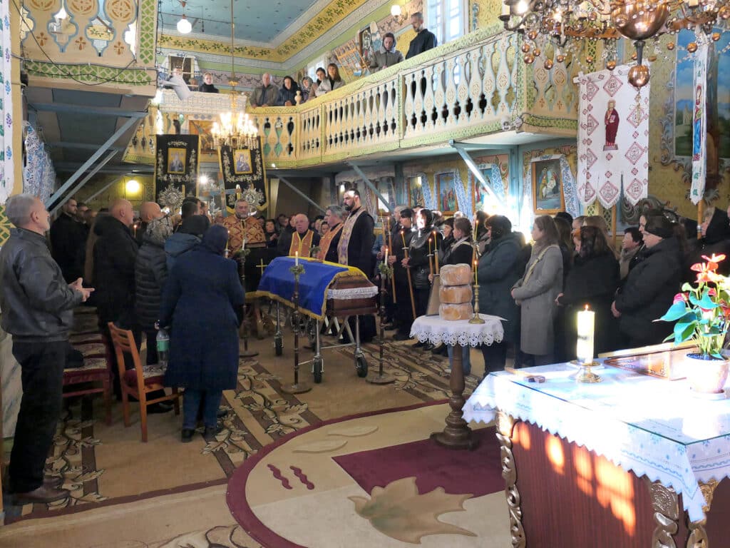 На Тисмениччині провели в останню путь полеглого героя Василя Нагорняка ФОТОРЕПОРТАЖ