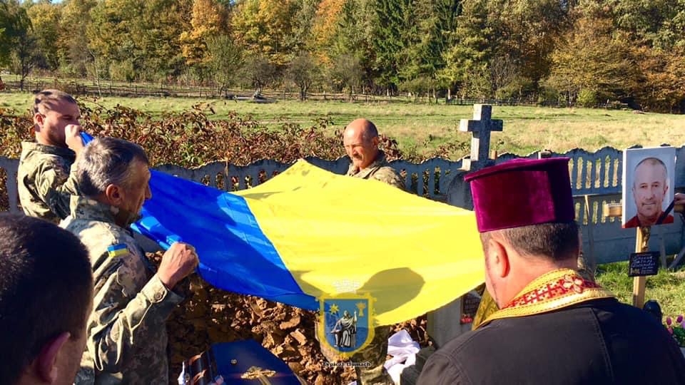 На Тлумаччині провели в останню путь військового Романа Яковенка ФОТОРЕПОРТАЖ