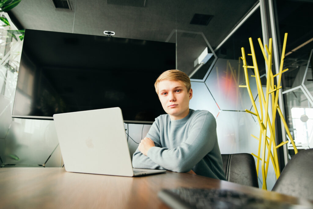 Франківський студент отримав грант на навчання від відомої торгової марки,Дмитро Дронь,Мирослав Луцький