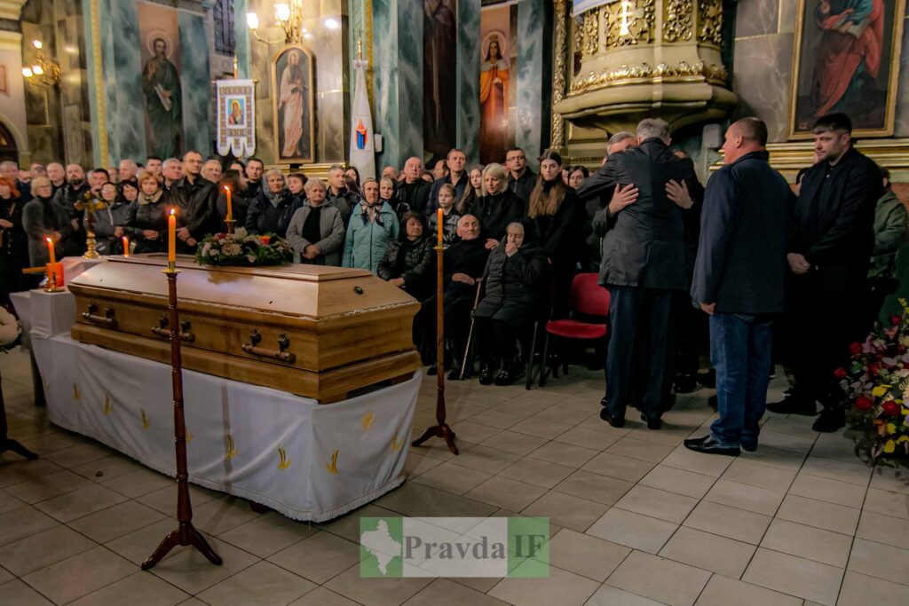 У Франківську попрощалися із підприємцем Володимиром Балагурою. ФОТО