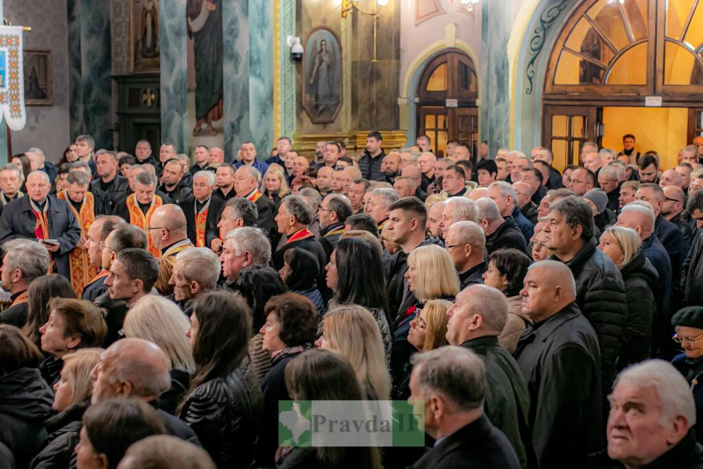 У Франківську попрощалися із підприємцем Володимиром Балагурою. ФОТО