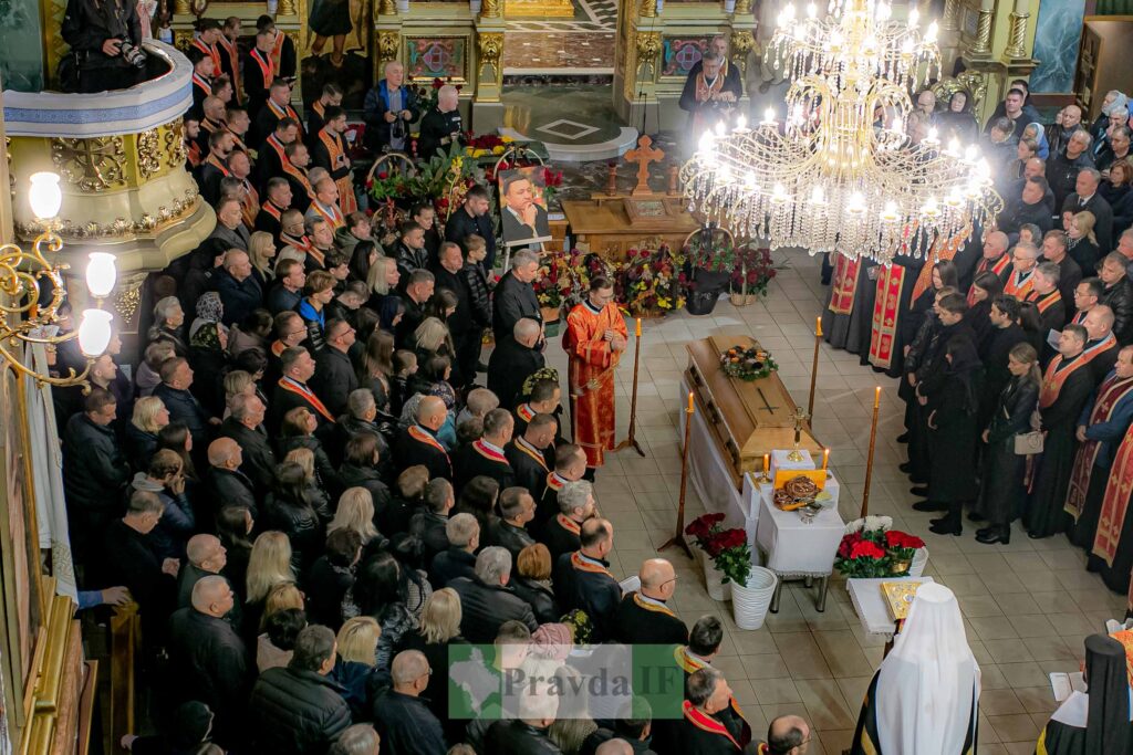 У Франківську попрощалися із підприємцем Володимиром Балагурою. ФОТО