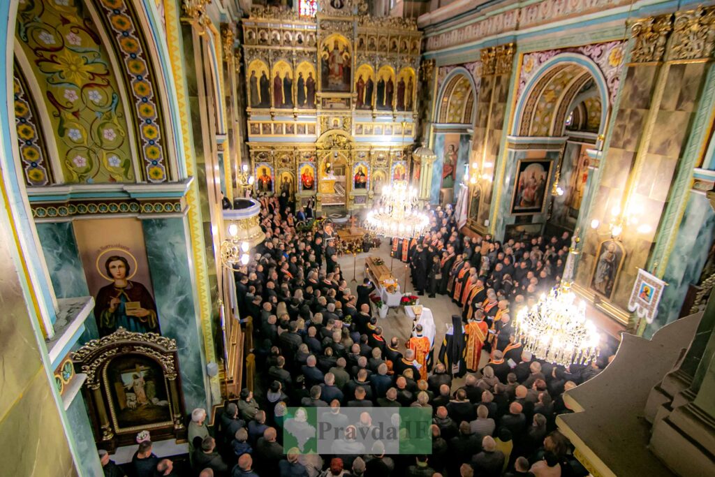 У Франківську попрощалися із підприємцем Володимиром Балагурою. ФОТО